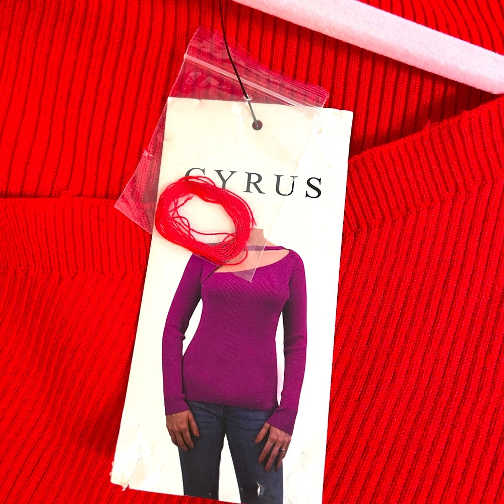 NWT Cyrus Long Sleeve Red Asymmetrical Cut Out Shirt - Size Small - Picture 6 of 9